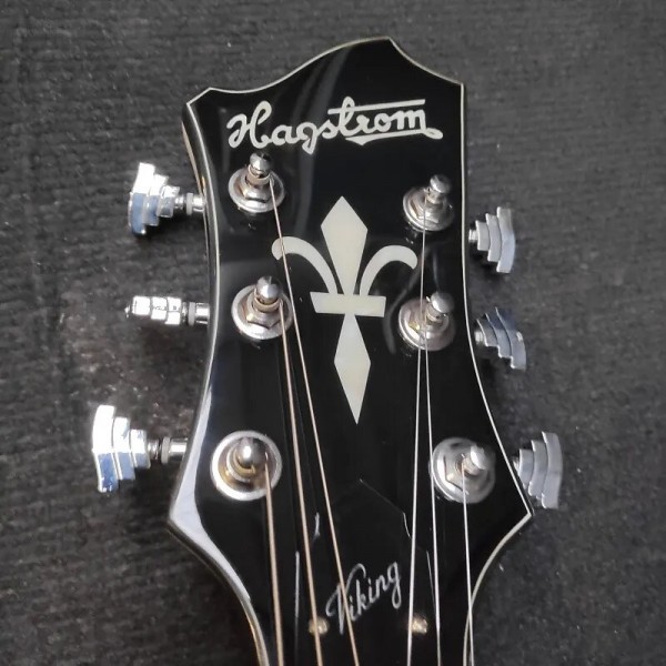 Guitarra Hagstrom Viking Contoured Maple White Gloss